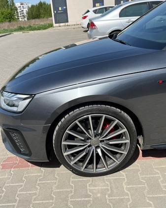 Audi A4 cena 159000 przebieg: 165000, rok produkcji 2019 z Lublin małe 301